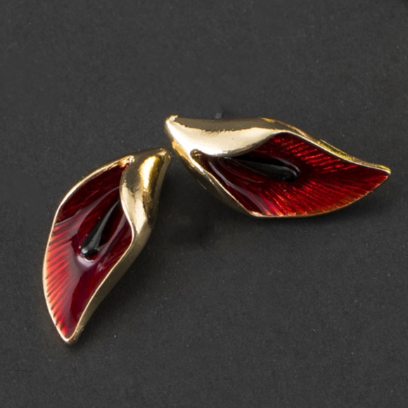 NEW Flower Bud Stud Earrings - Picture 4 of 5